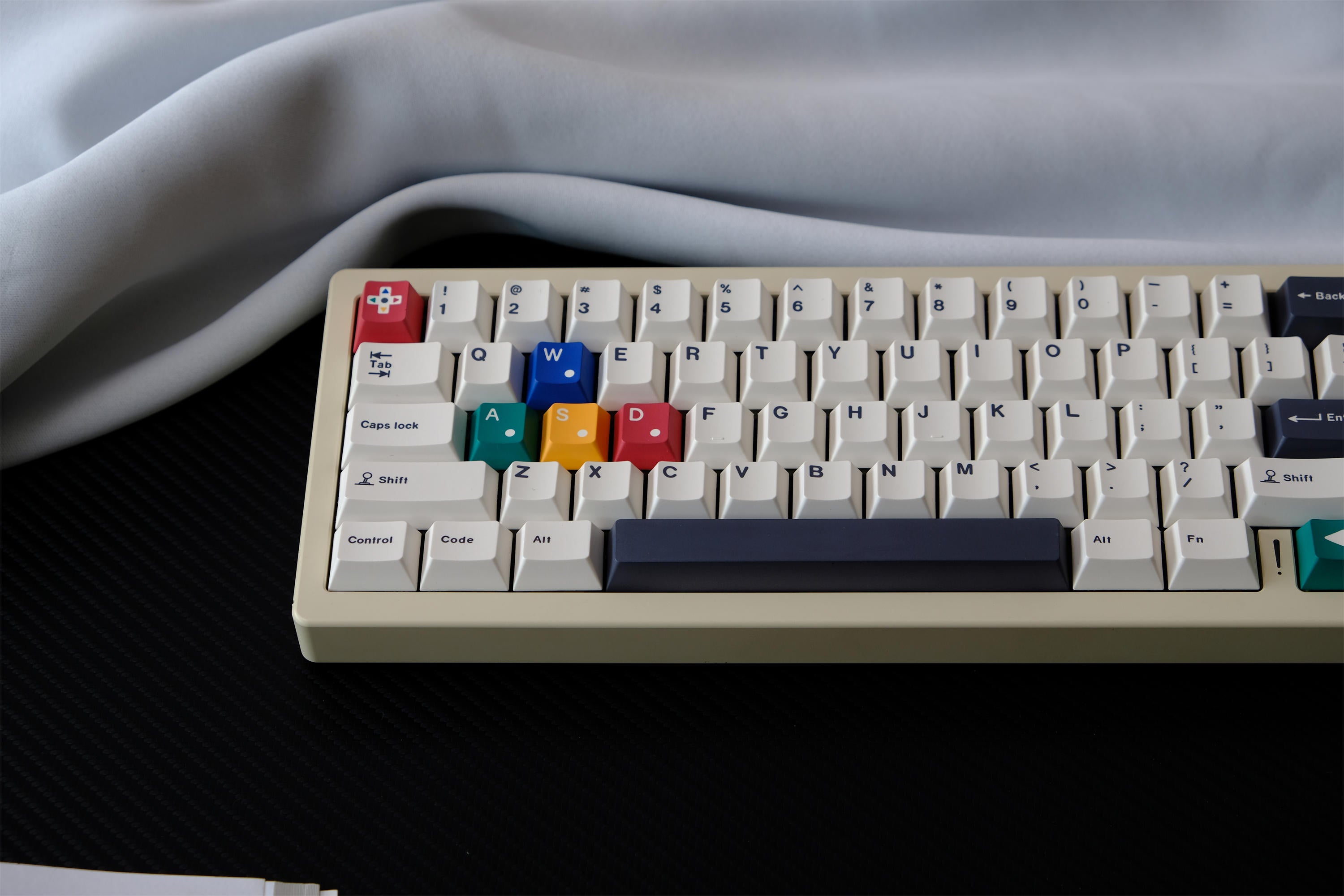 DMG Retro PBT Keycaps