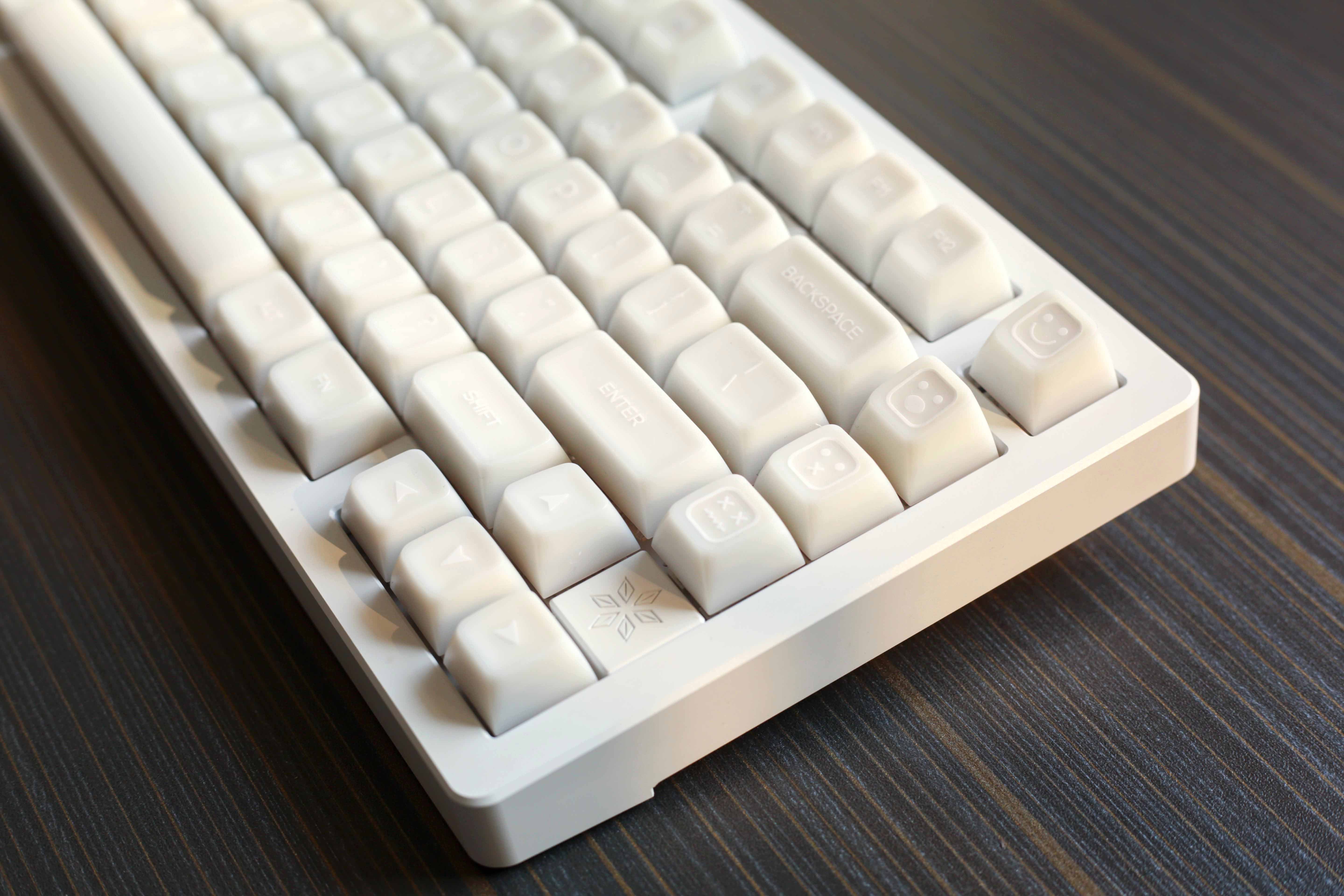 Semi-Transparent Minimalist White Keycaps - Diykeycap