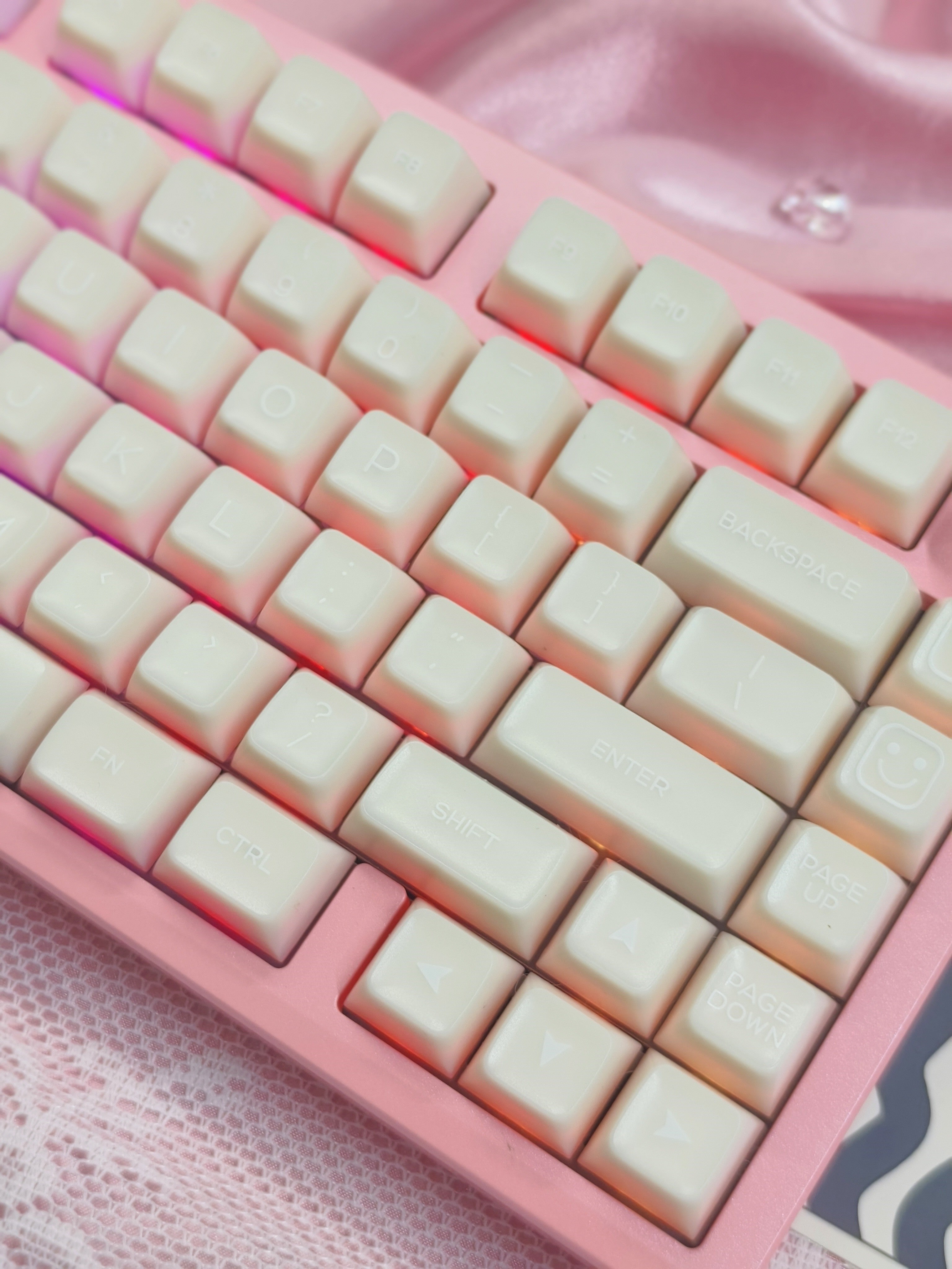 Semi-Transparent Minimalist White Keycaps - Diykeycap