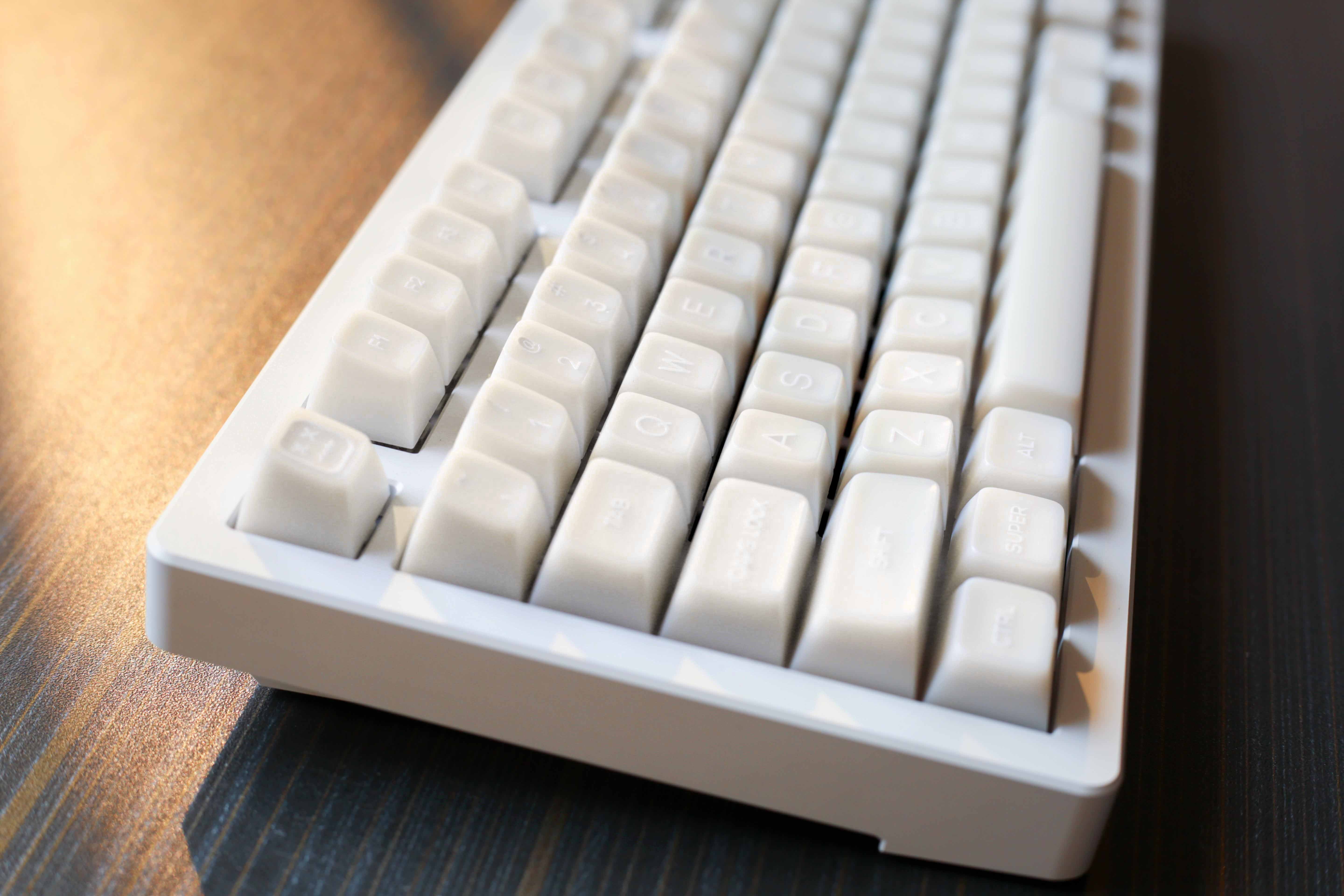 Semi-Transparent Minimalist White Keycaps - Diykeycap