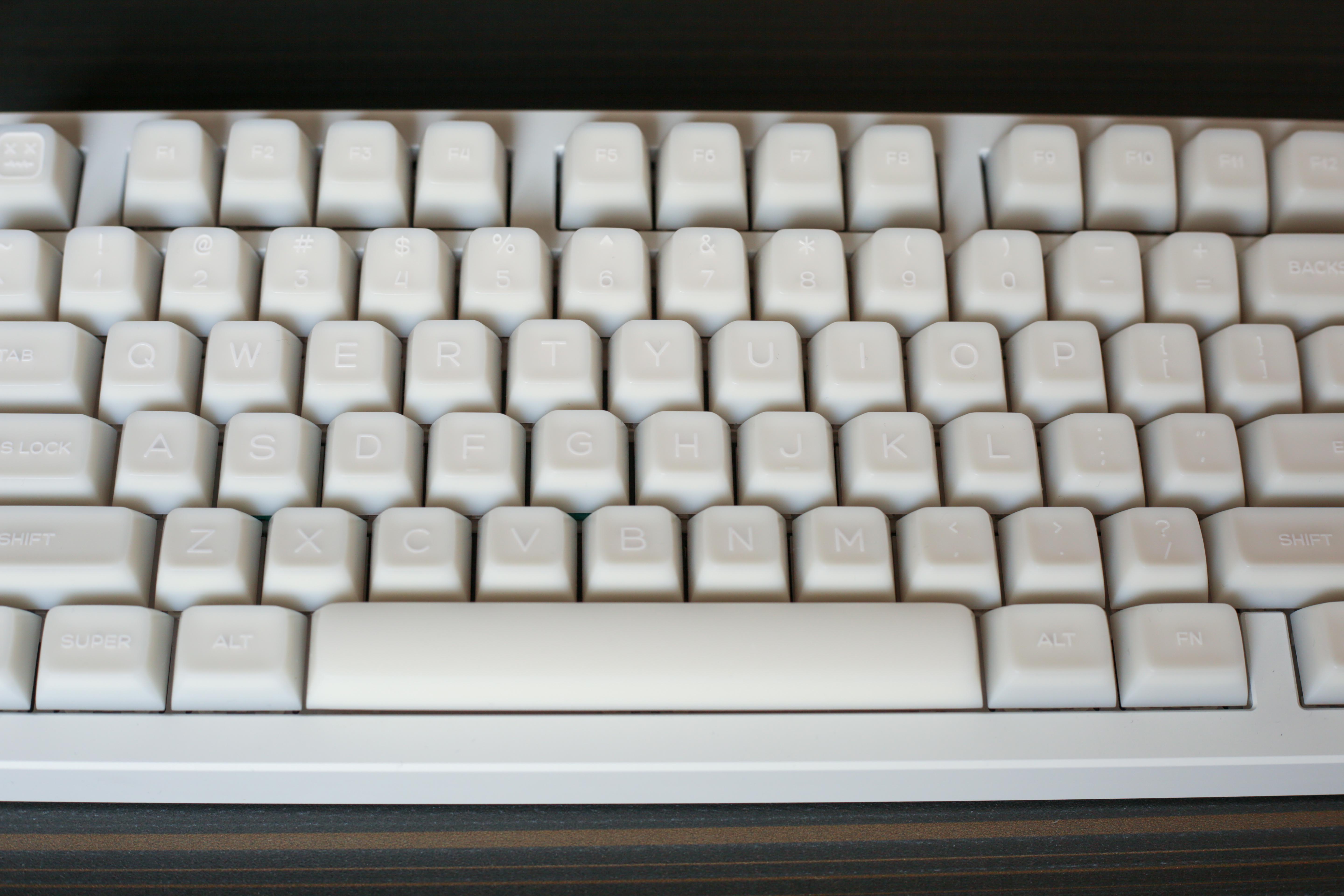 Semi-Transparent Minimalist White Keycaps - Diykeycap