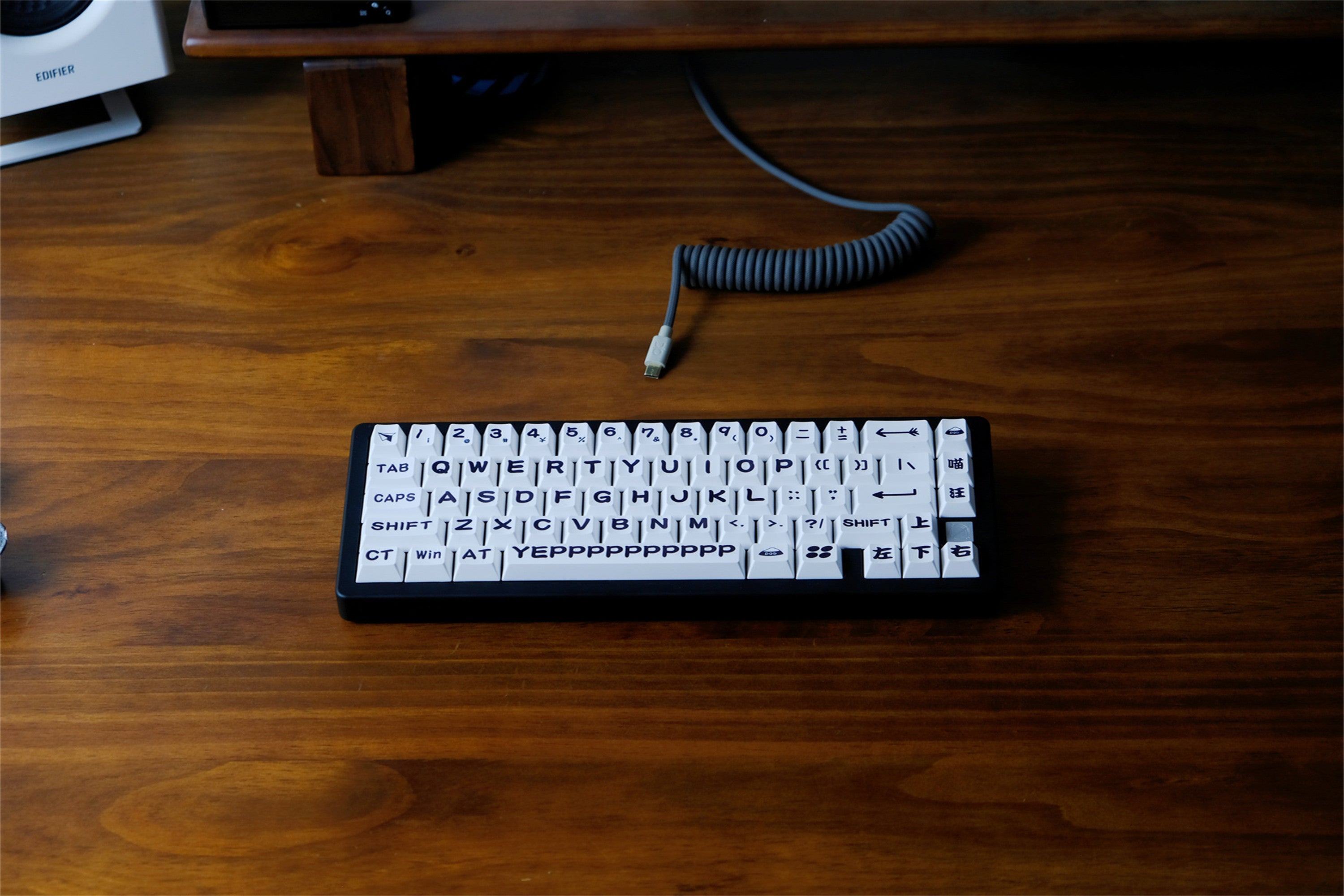 "Meow & Woof" Black & White Keycaps