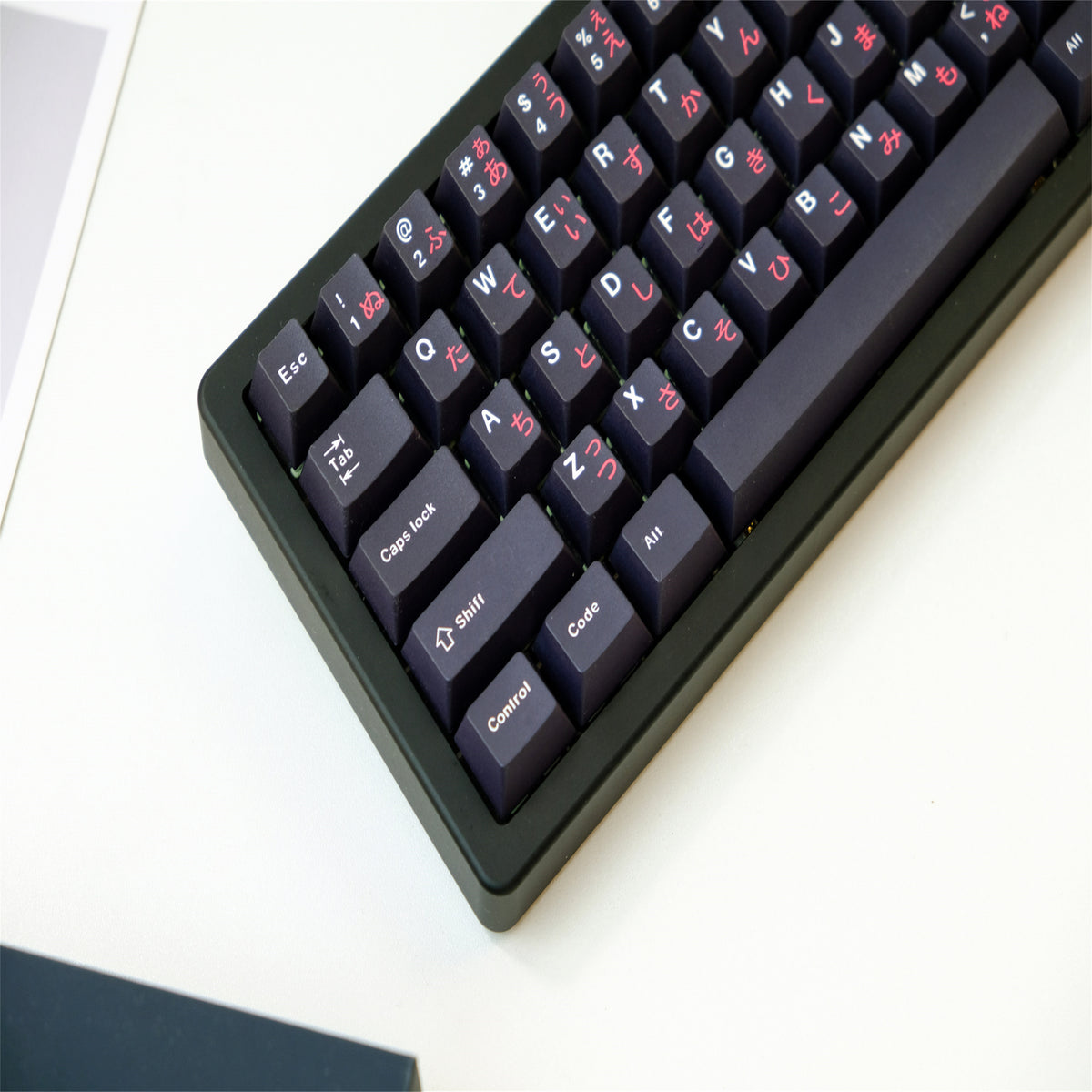 WoB with Crimson Hiragana Keycaps - Diykeycap