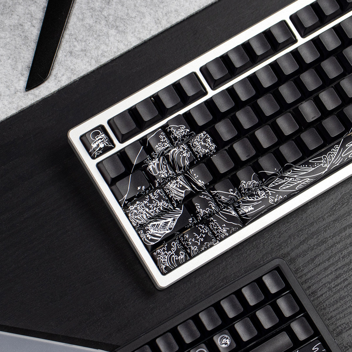 Ukiyo-e Theme Side-Lit Shine Through Keycaps White Red Black keycaps - Diykeycap